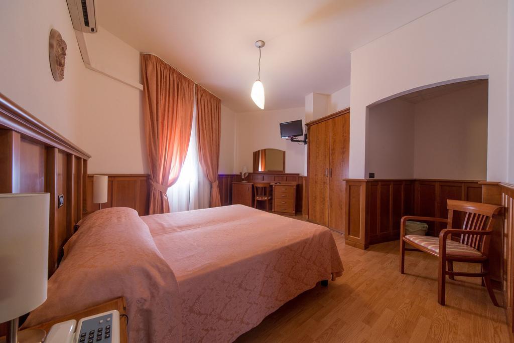 Hotel Del Camerlengo Fara San Martino Δωμάτιο φωτογραφία