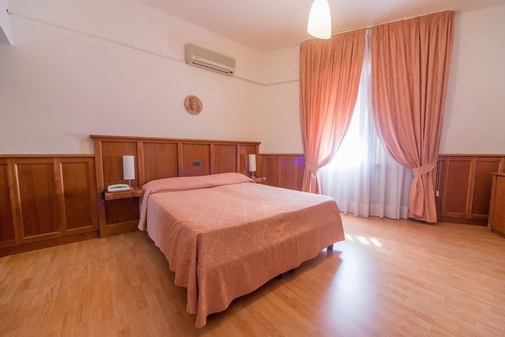 Hotel Del Camerlengo Fara San Martino Δωμάτιο φωτογραφία
